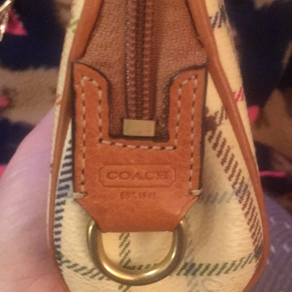 Coach makeup bag( Authentic ) - Picture 7 of 8